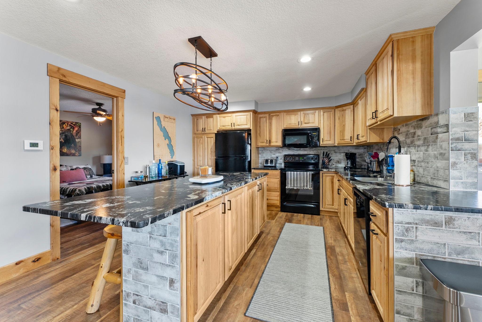 22-web-or-mls-1387 3 1-4 St 15-183.jpg