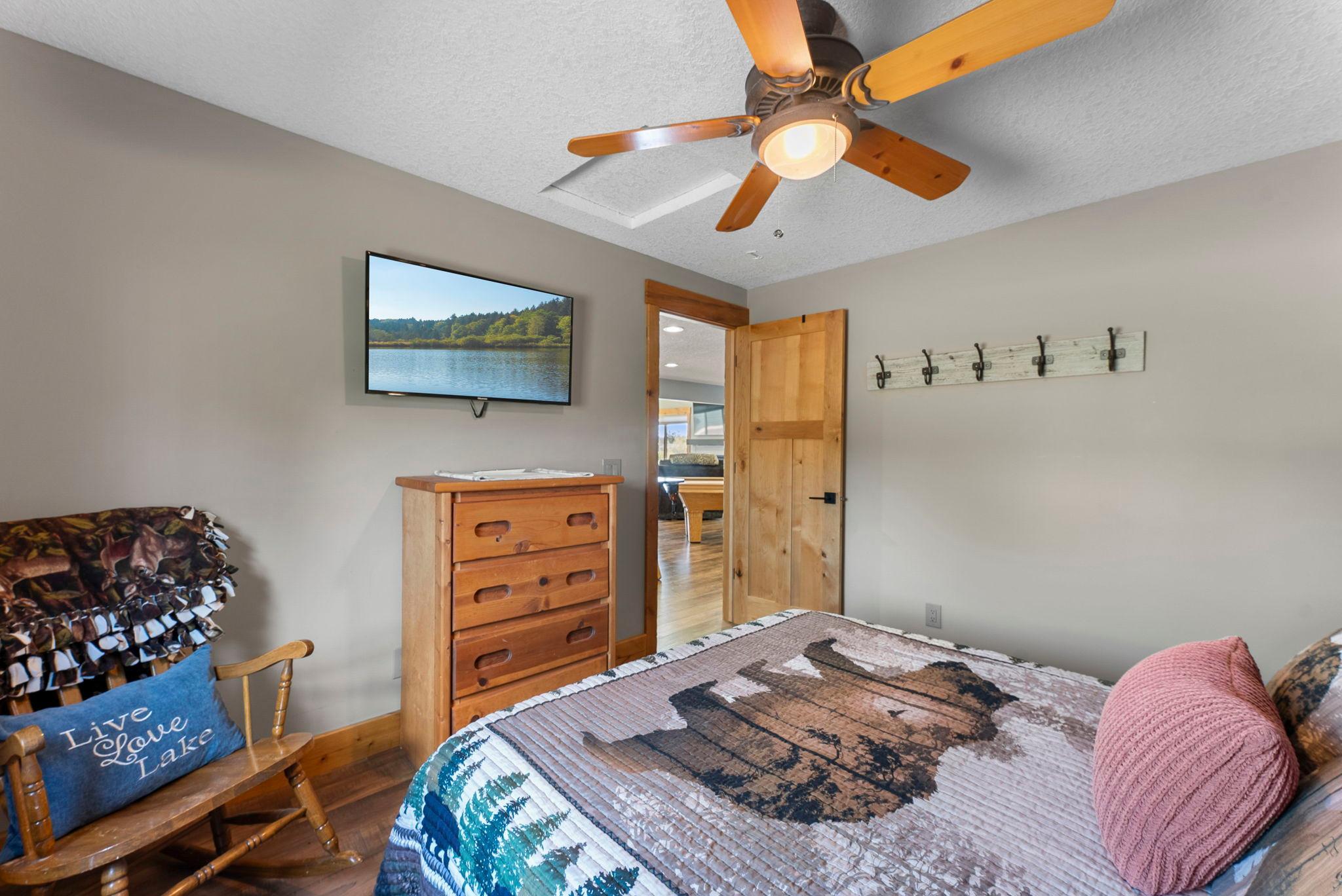 37-web-or-mls-1387 3 1-4 St 15-223.jpg