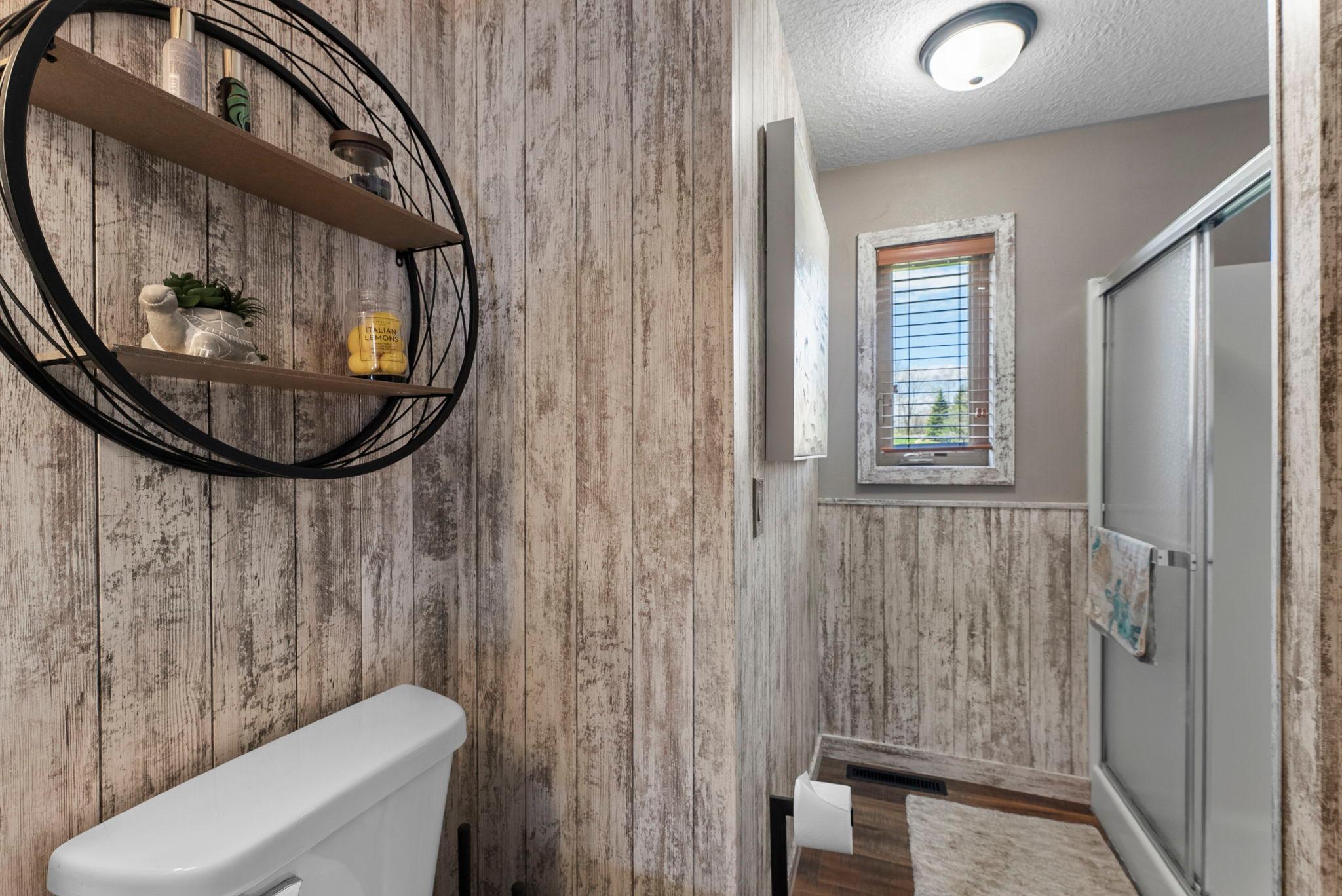 39-web-or-mls-1387 3 1-4 St 15-233.jpg