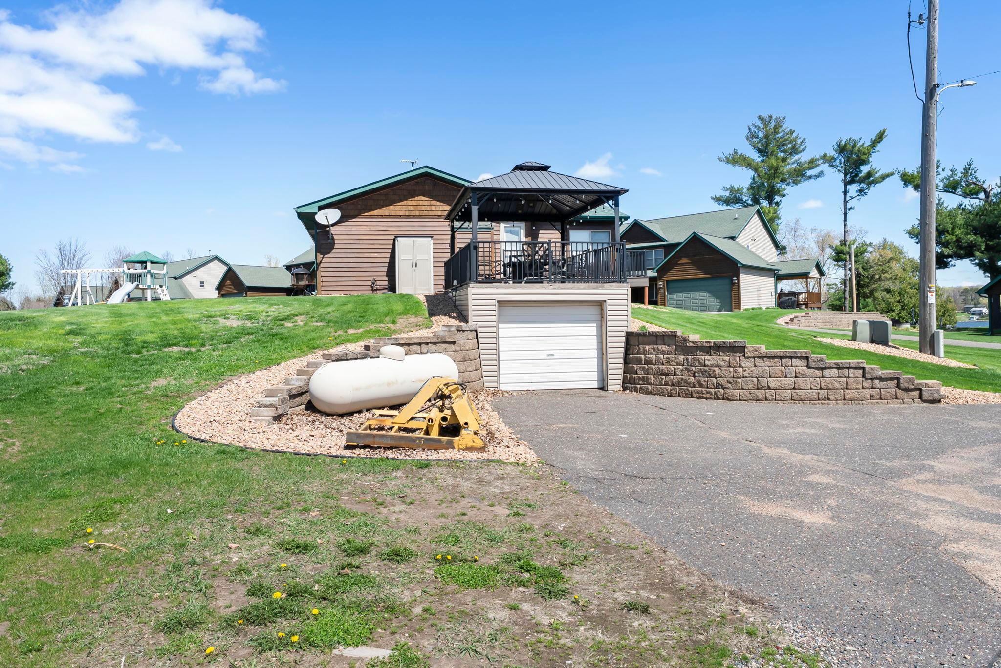 49-web-or-mls-1387 3 1-4 St 15-73.jpg