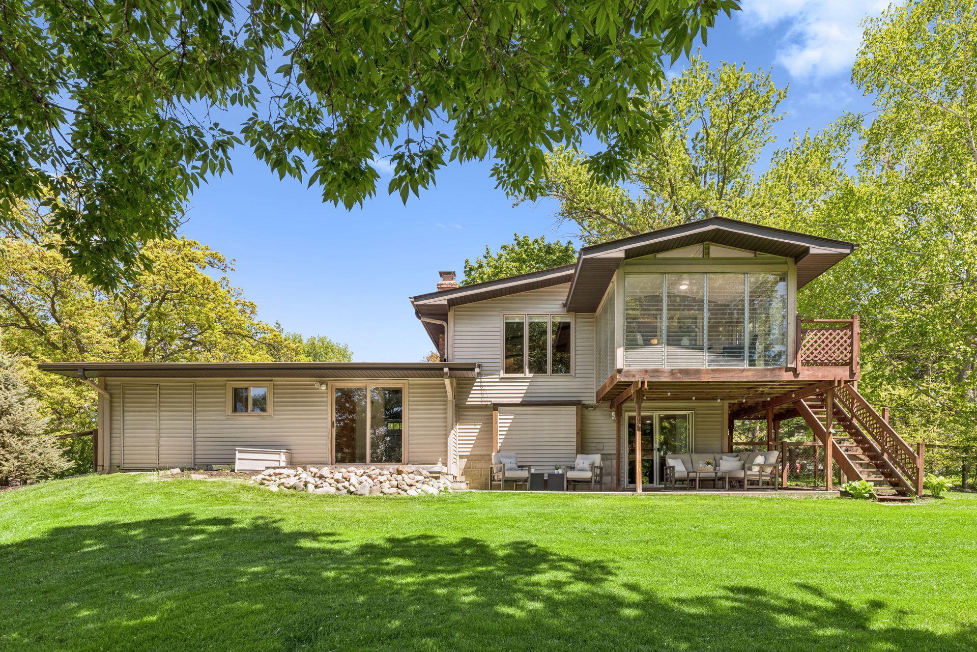 1906 Yorkshire Avenue South - - 0033.jpg