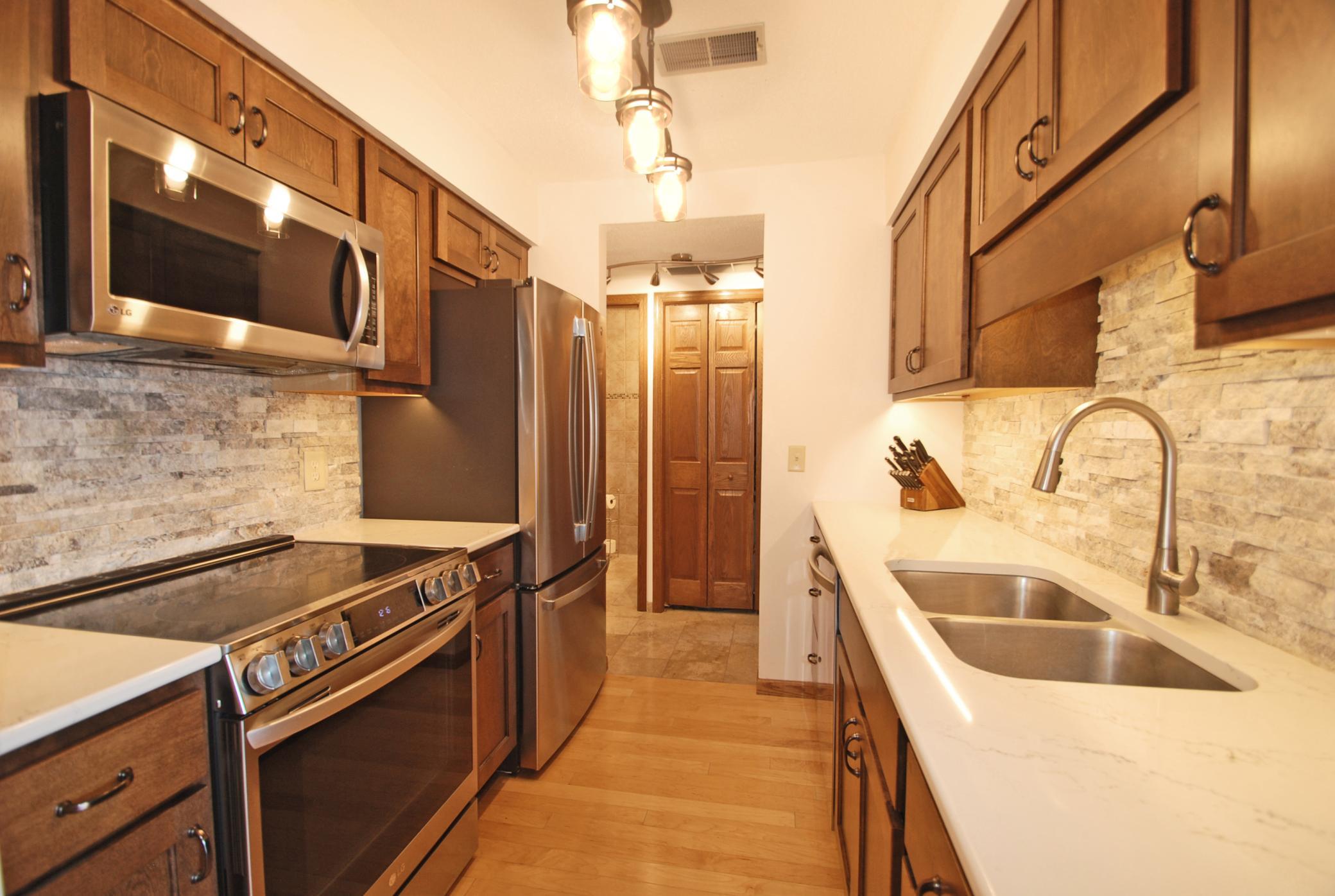 Full y Renovated Kitchen!