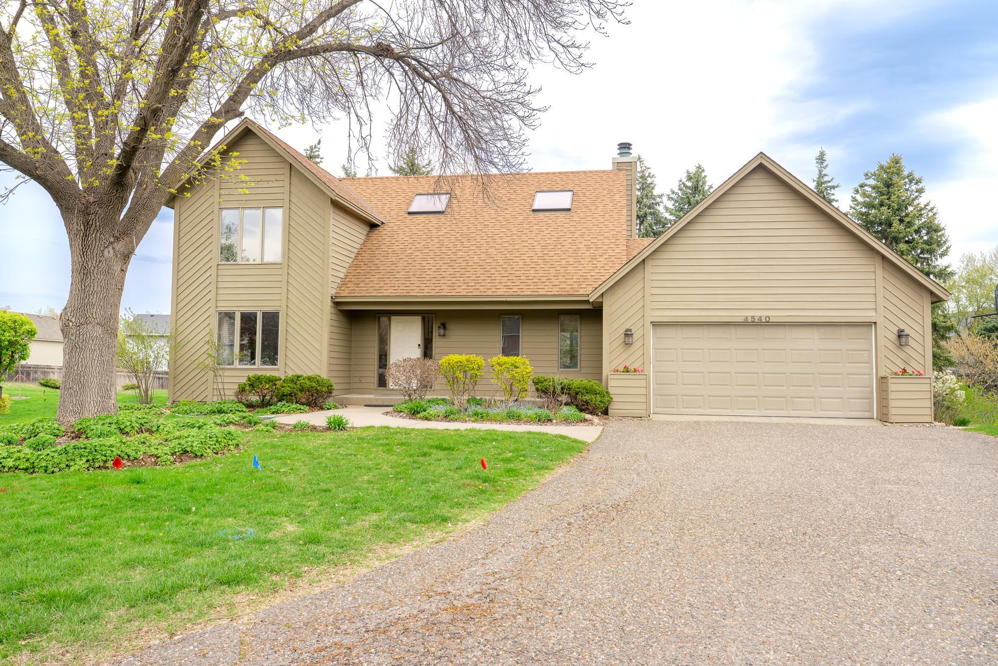 4540 Wellington Ln, Plymouth-35.jpg