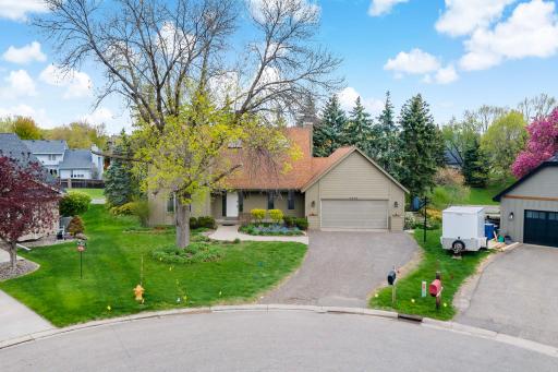 11-web-or-mls-4540 Wellington Ln Plymouth MN_0012.jpg
