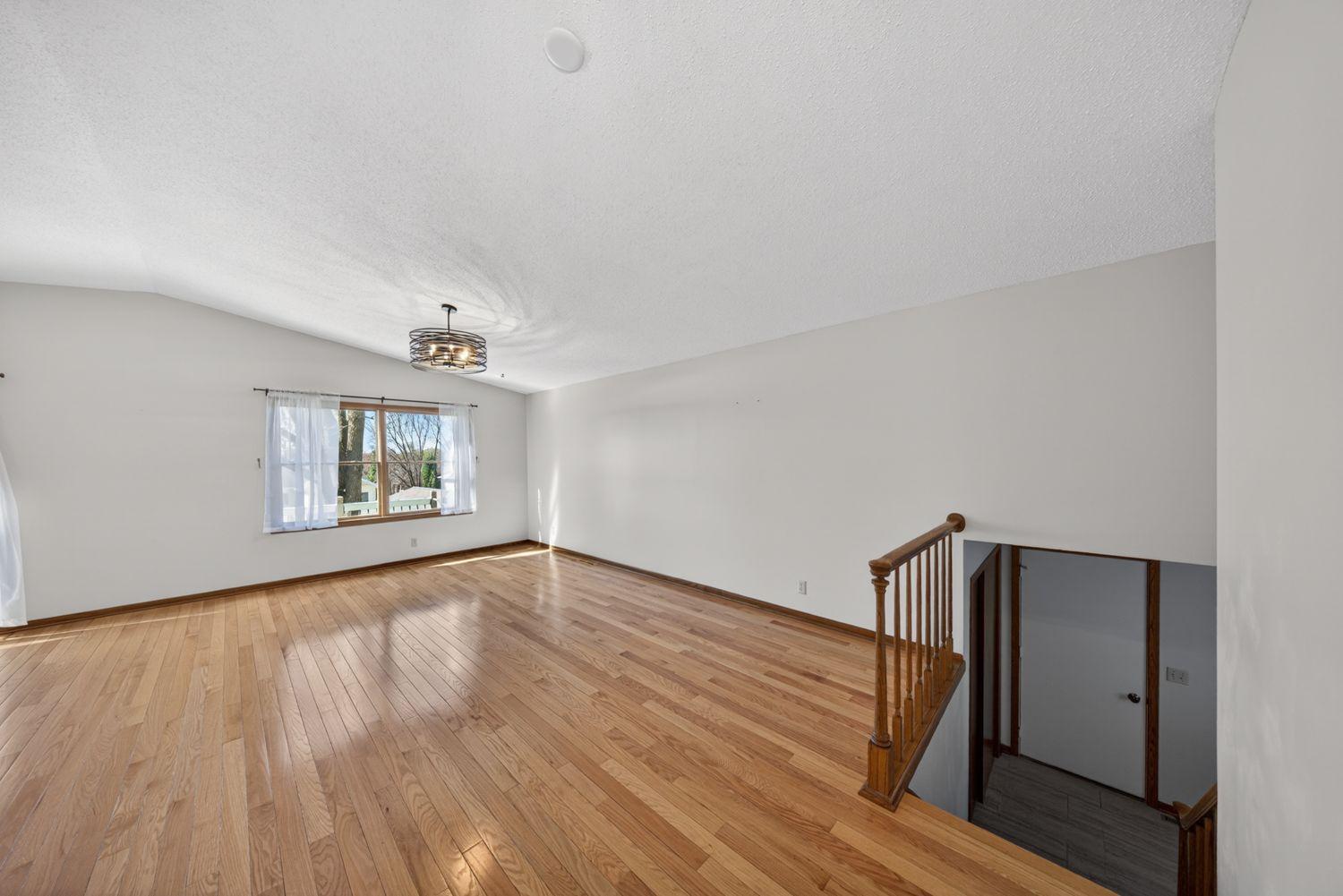 842 22nd St SE 2lx63O8A.jpeg