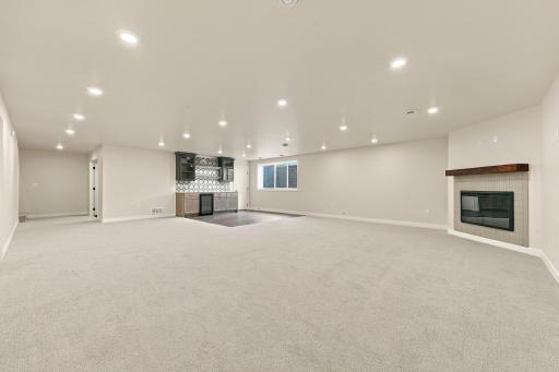 1555 72nd Avenue S, Fargo, ND 58104
