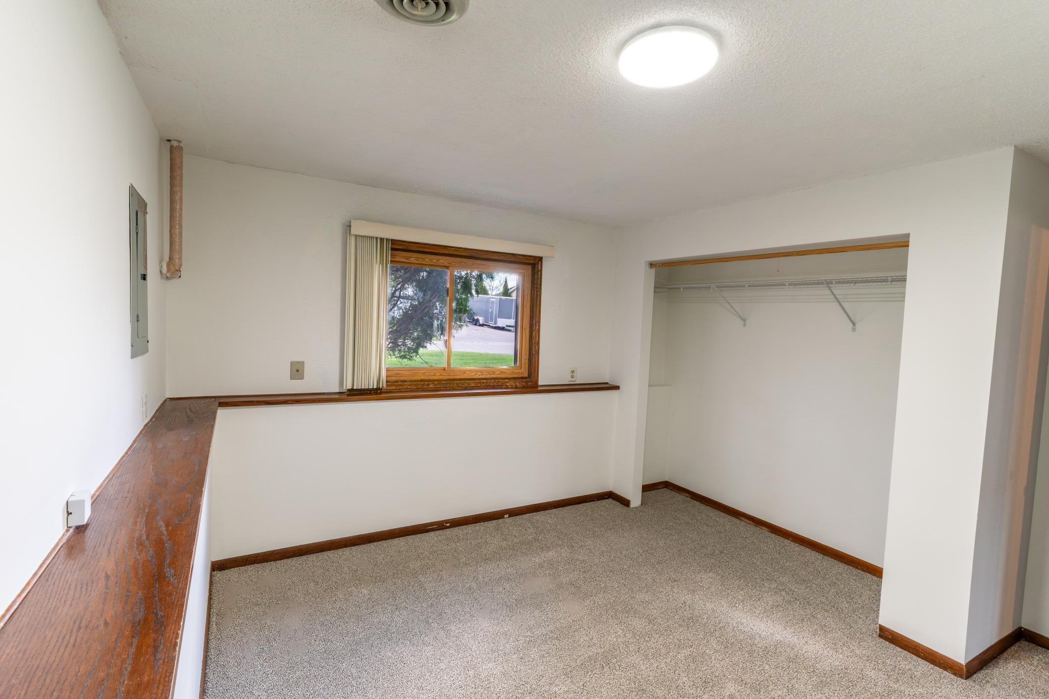 3rd lower Bedroom