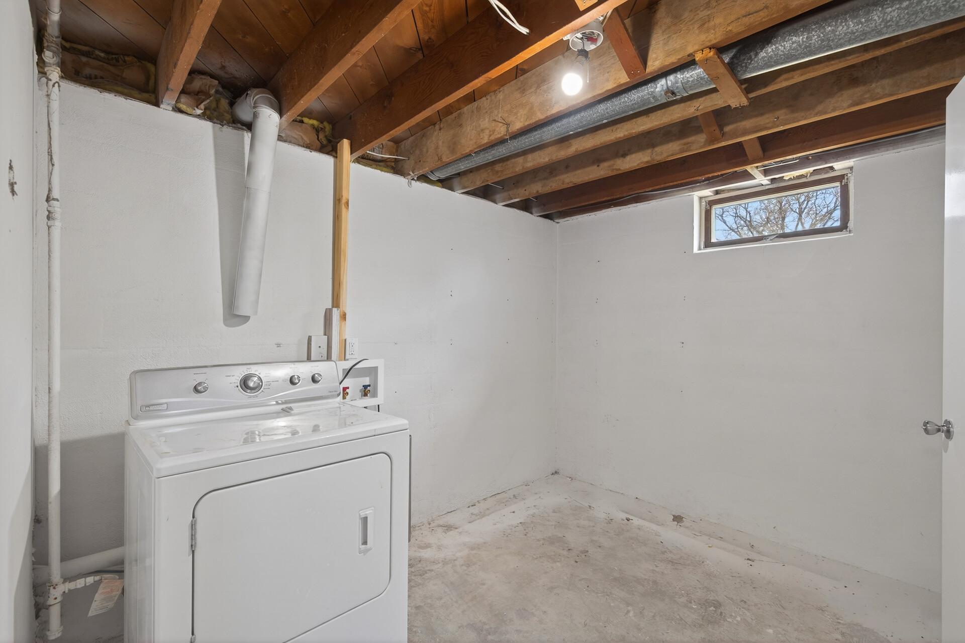 36_1923_Vale_Ave_NW36_mls.jpg