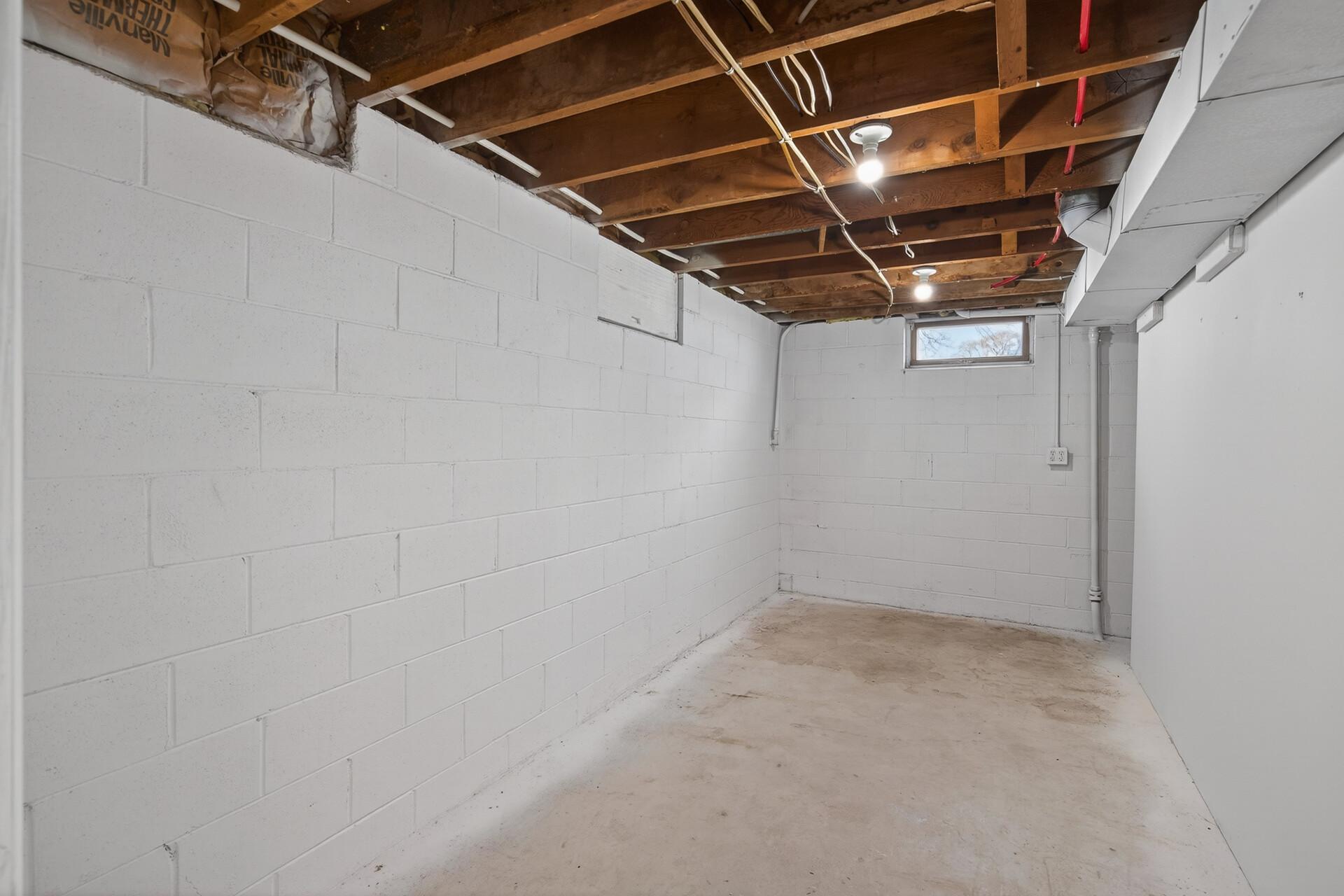 35_1923_Vale_Ave_NW35_mls.jpg