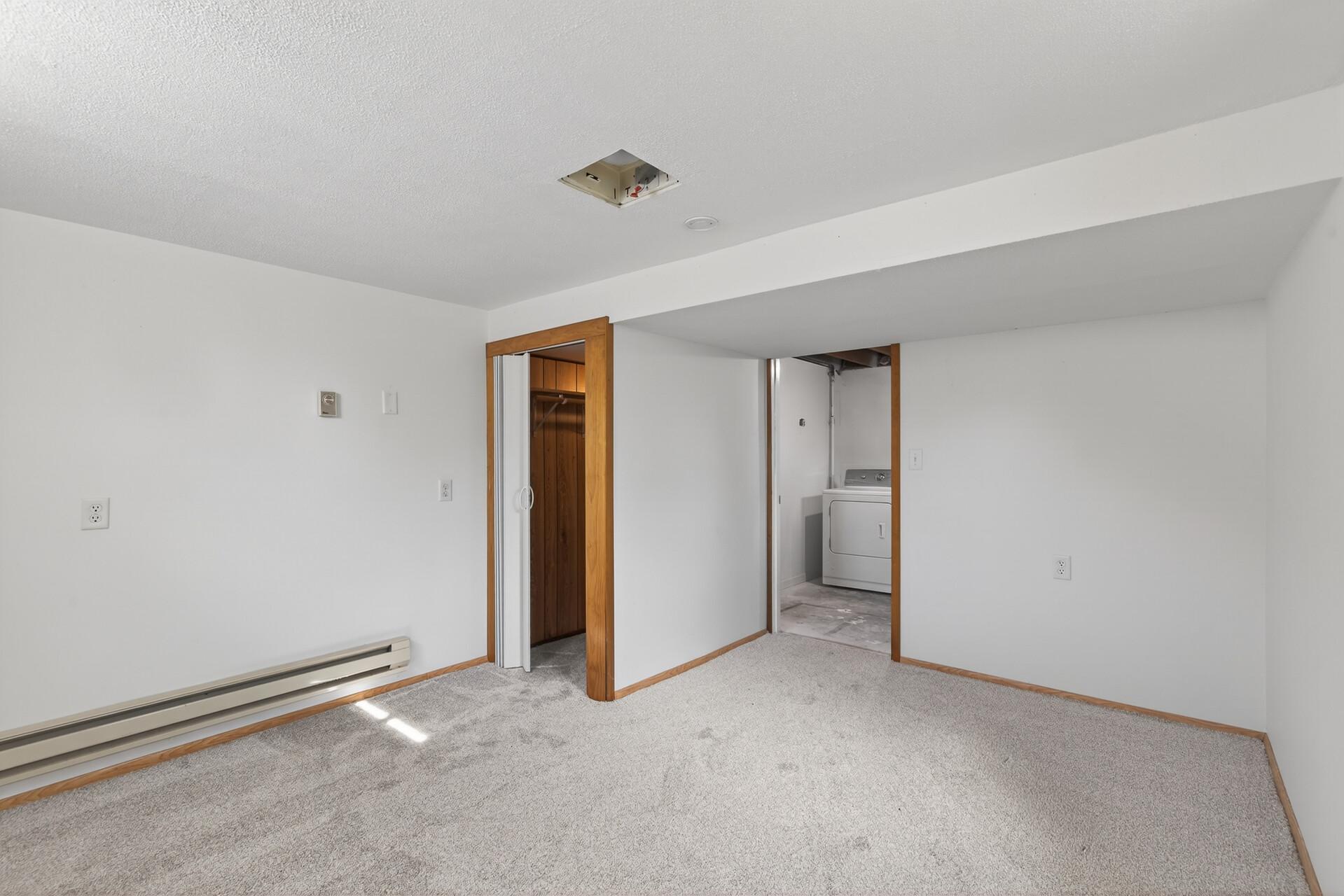 31_1923_Vale_Ave_NW31_mls.jpg