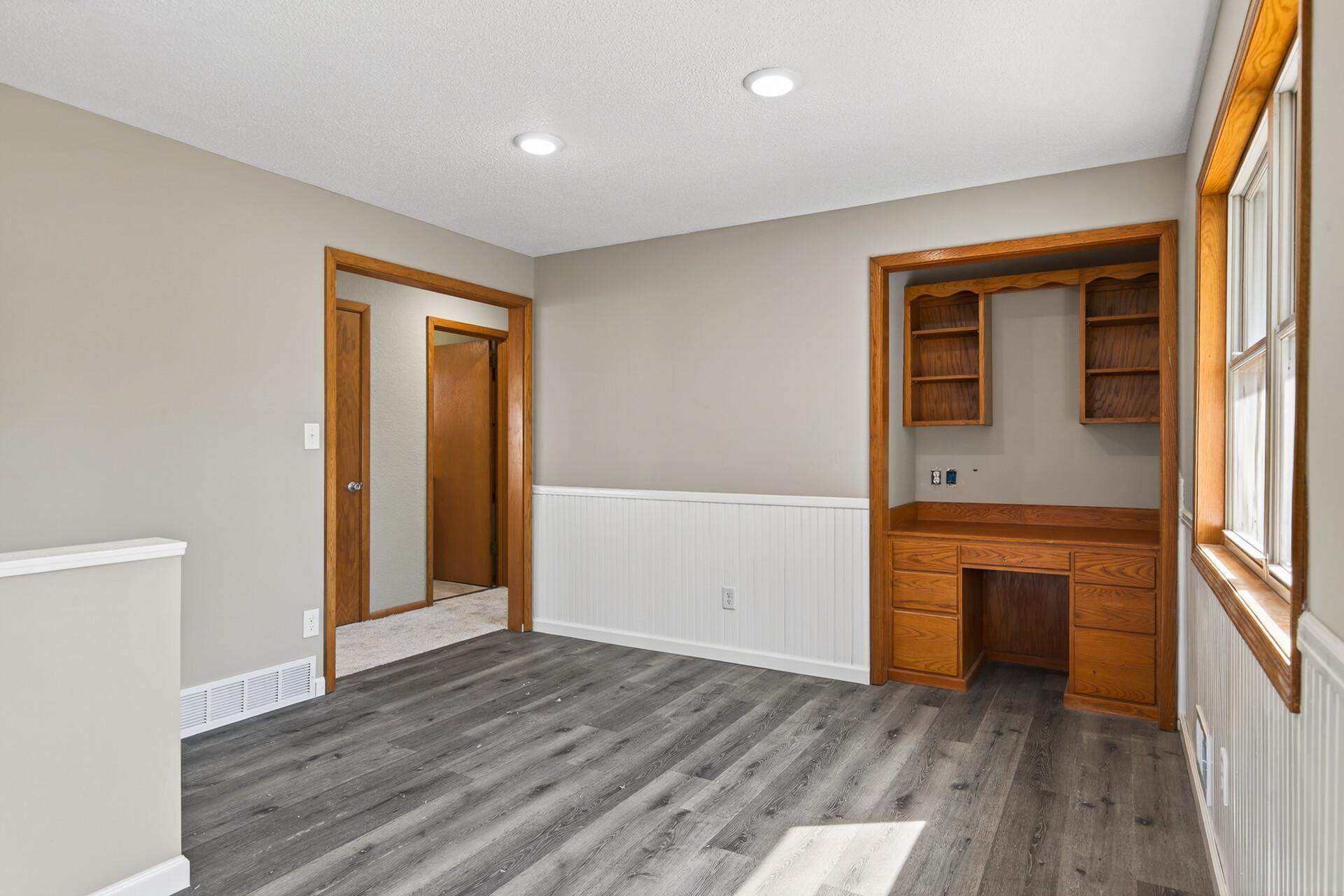 15_1923_Vale_Ave_NW15_mls.jpg