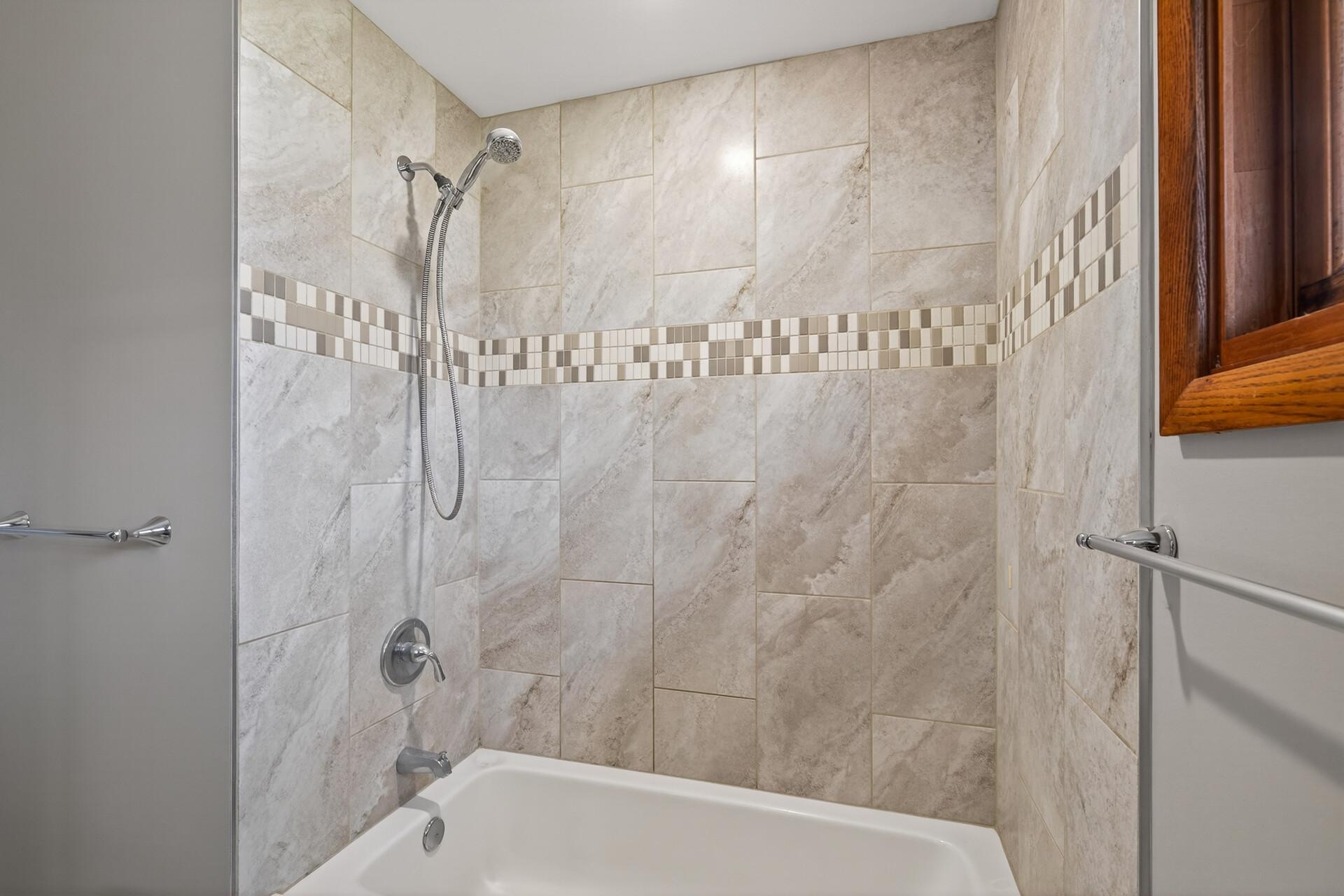 24_1923_Vale_Ave_NW24_mls.jpg