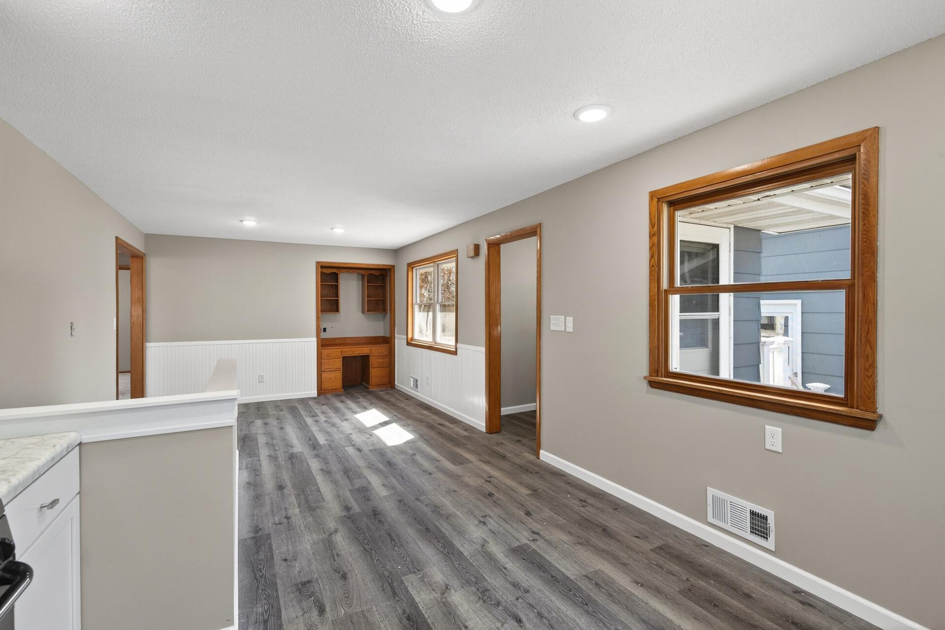 12_1923_Vale_Ave_NW12_mls.jpg