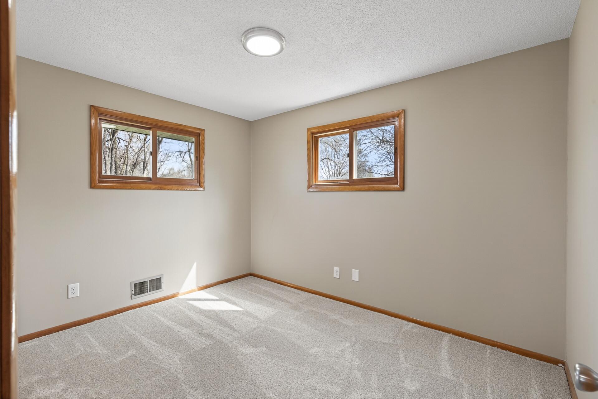 18_1923_Vale_Ave_NW18_mls.jpg