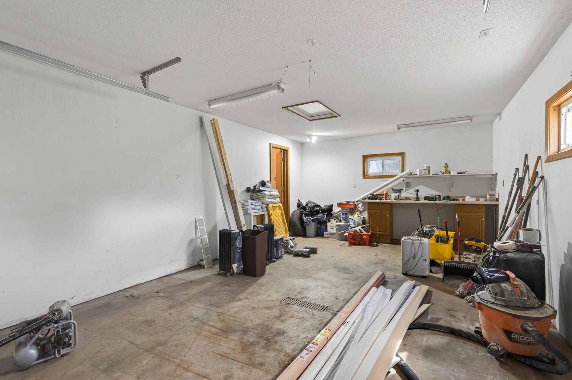 39_1923_Vale_Ave_NW39_mls.jpg