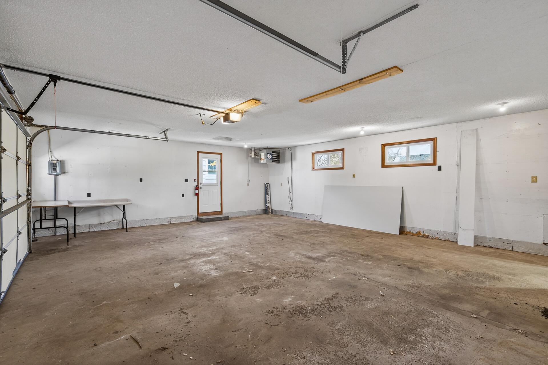 37_1923_Vale_Ave_NW37_mls.jpg