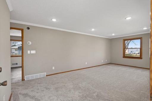 1923 Vale Avenue NW, Elk River, MN 55330