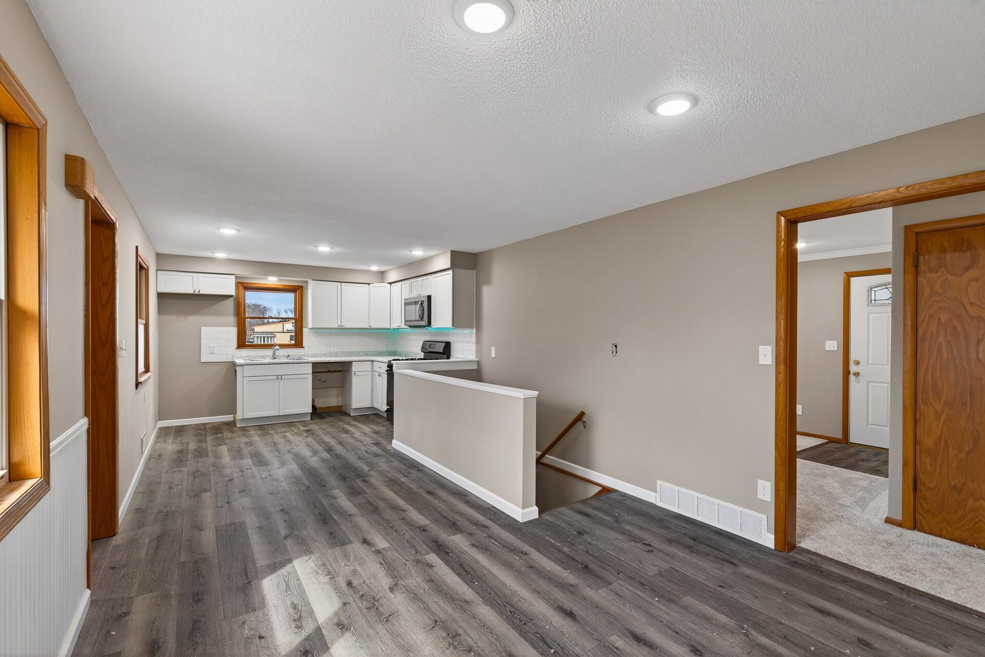 10_1923_Vale_Ave_NW10_mls.jpg