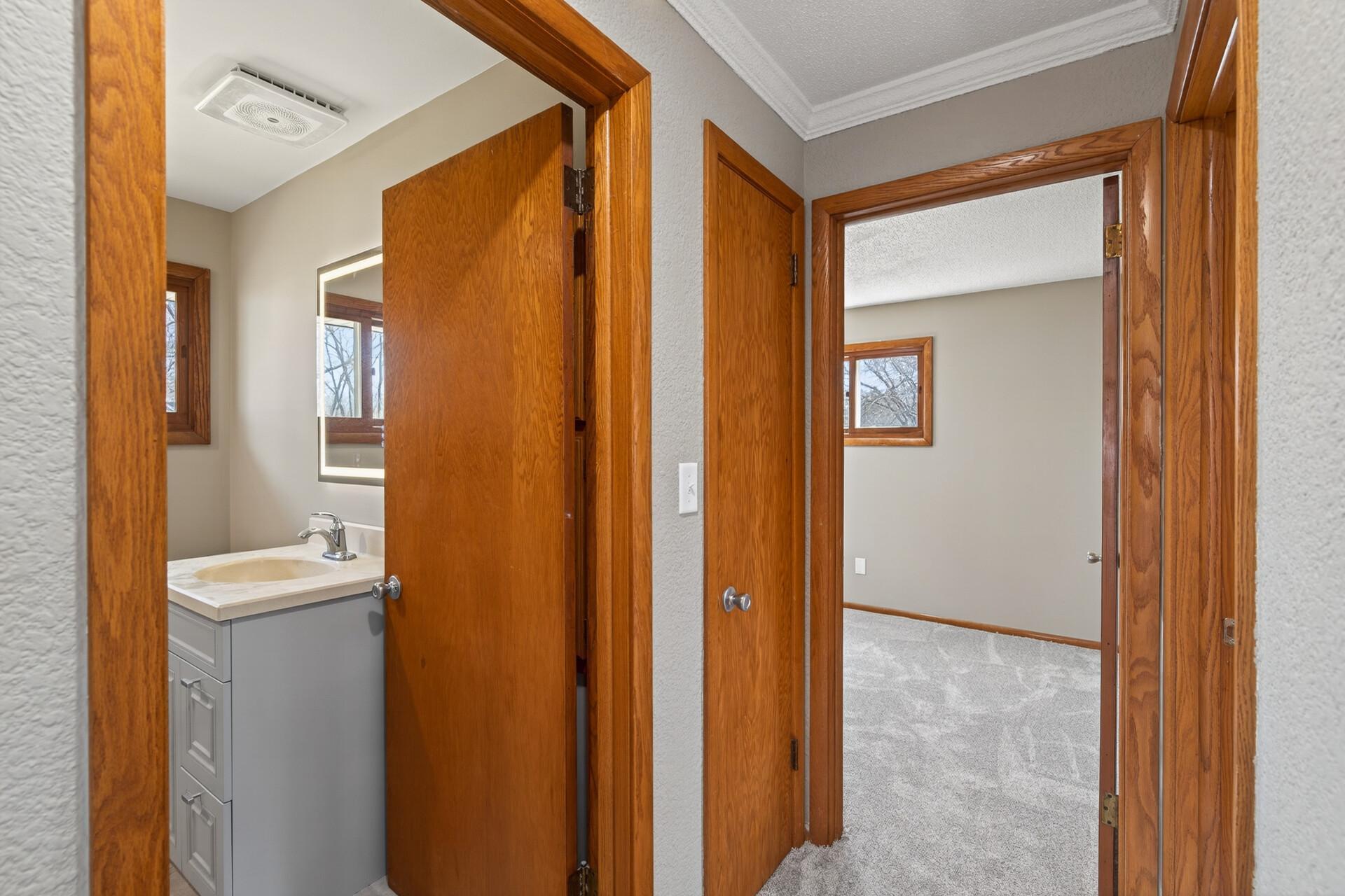 17_1923_Vale_Ave_NW17_mls.jpg