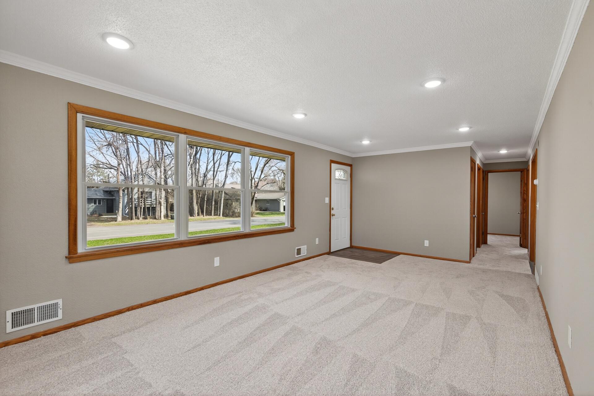 07_1923_Vale_Ave_NW7_mls.jpg
