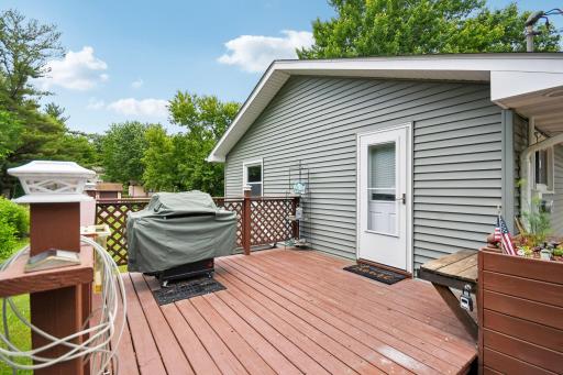 Deck - great for hosting outdoor gatherings