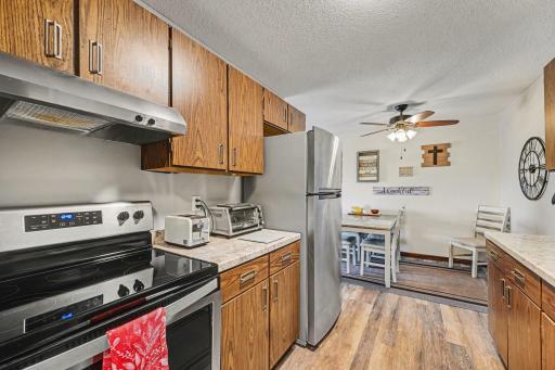 1304 W Medicine Lake Drive, 221, Minneapolis, MN 55441