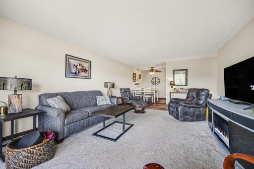1304 W Medicine Lake Drive, 221, Minneapolis, MN 55441