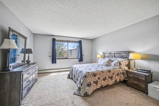 1304 W Medicine Lake Drive, 221, Minneapolis, MN 55441