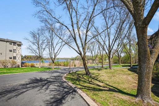 1304 W Medicine Lake Drive, 221, Minneapolis, MN 55441