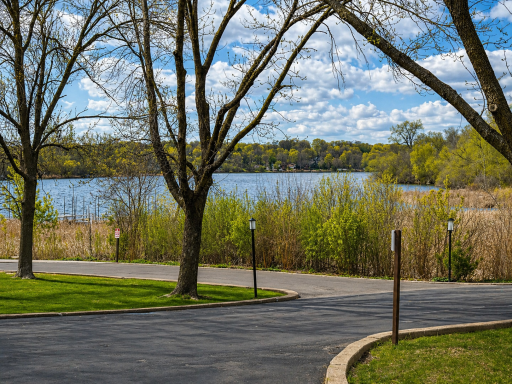 1304 W Medicine Lake Drive, 221, Minneapolis, MN 55441