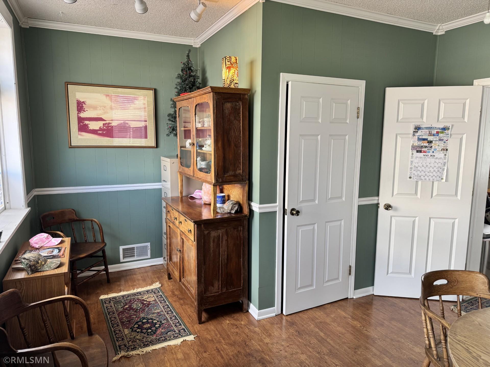 Interior (confeence room)