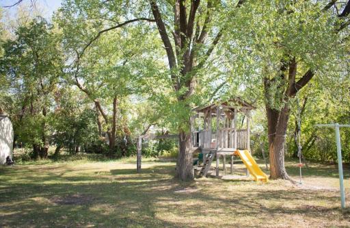 20 Elm Avenue NE, Menahga, MN 56464