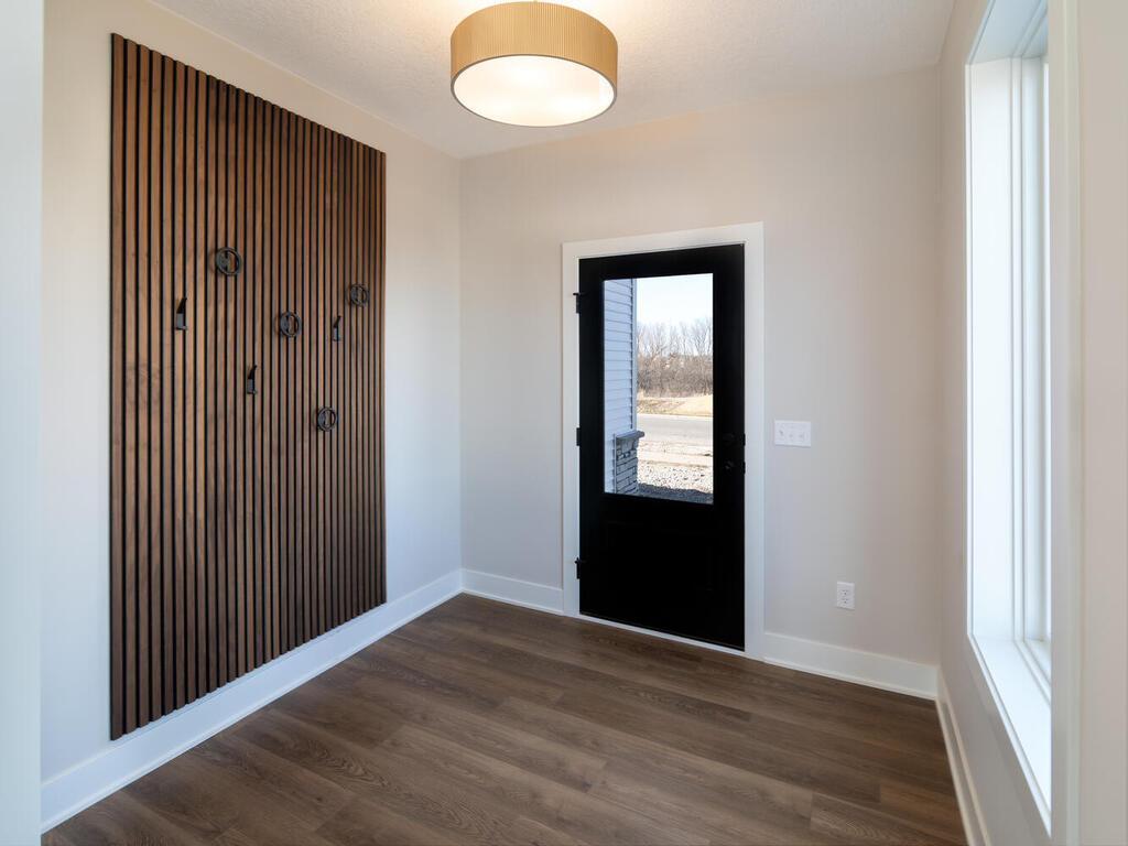 5380 176th St W Lakeville MN 55044 USA-002-024-Entry-MLS_Size.jpg