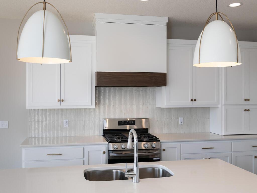5380 176th St W Lakeville MN 55044 USA-007-005-Kitchen-MLS_Size.jpg