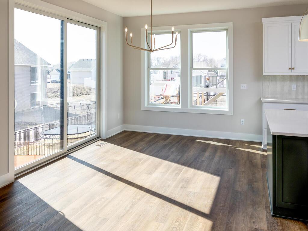5380 176th St W Lakeville MN 55044 USA-011-013-Dining-MLS_Size.jpg