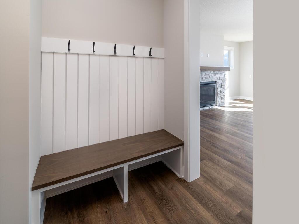 5380 176th St W Lakeville MN 55044 USA-013-017-Mud Room-MLS_Size.jpg