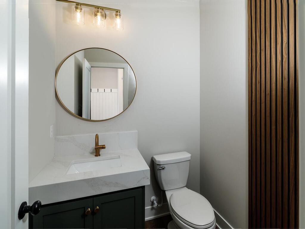 5380 176th St W Lakeville MN 55044 USA-012-015-Half Bath-MLS_Size.jpg