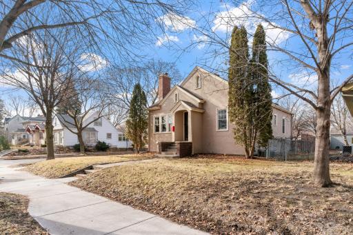 2300 Mckinley Street NE, Minneapolis, MN 55418