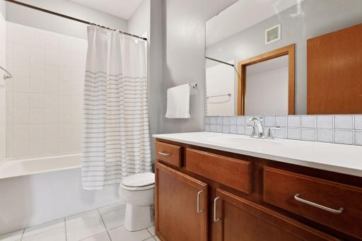 15 E Franklin Avenue, 211, Minneapolis, MN 55404