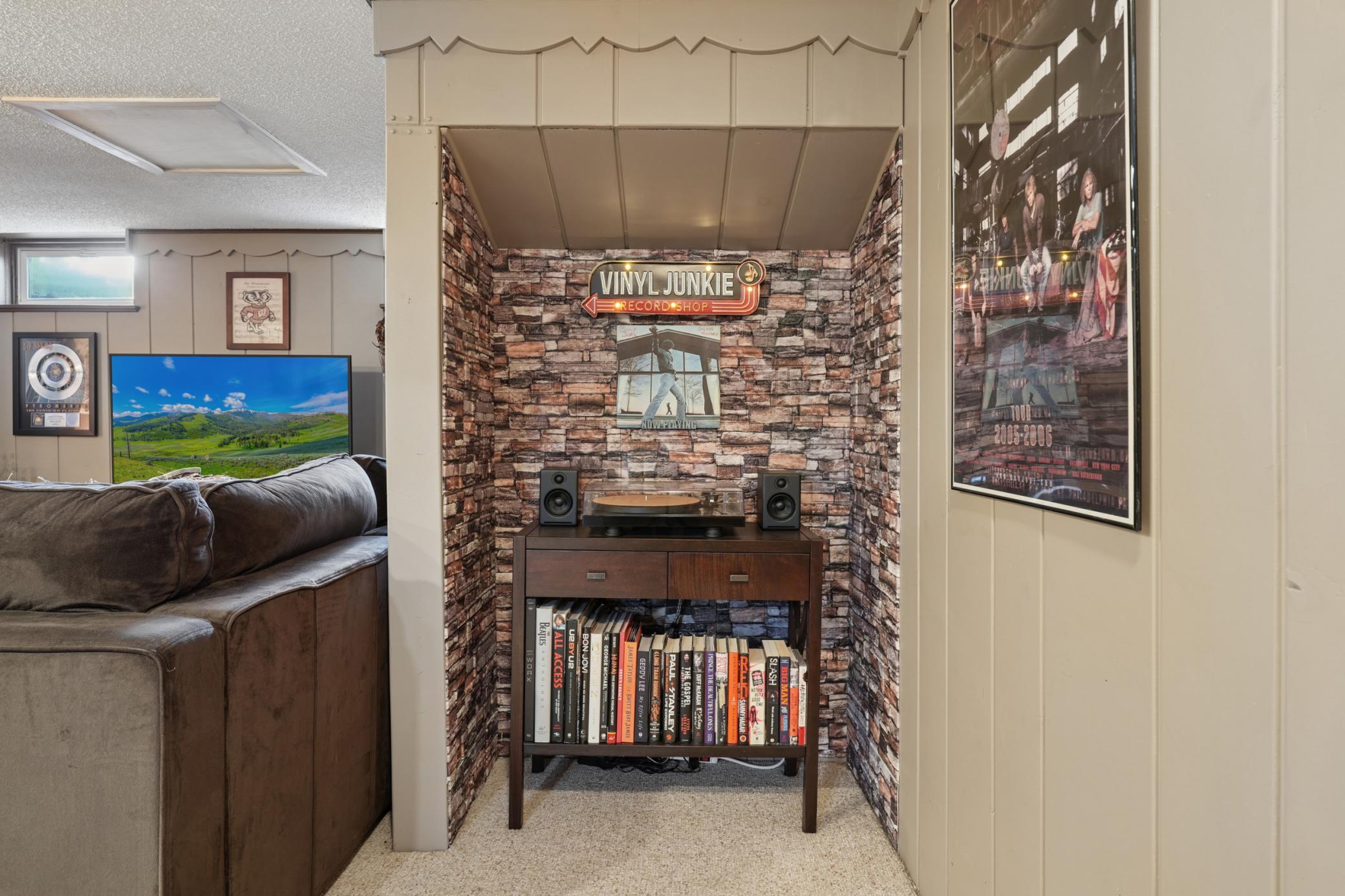 A nook to show off your collectables.