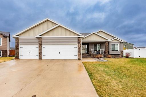 2409 Harbor Lane W, West Fargo, ND 58078
