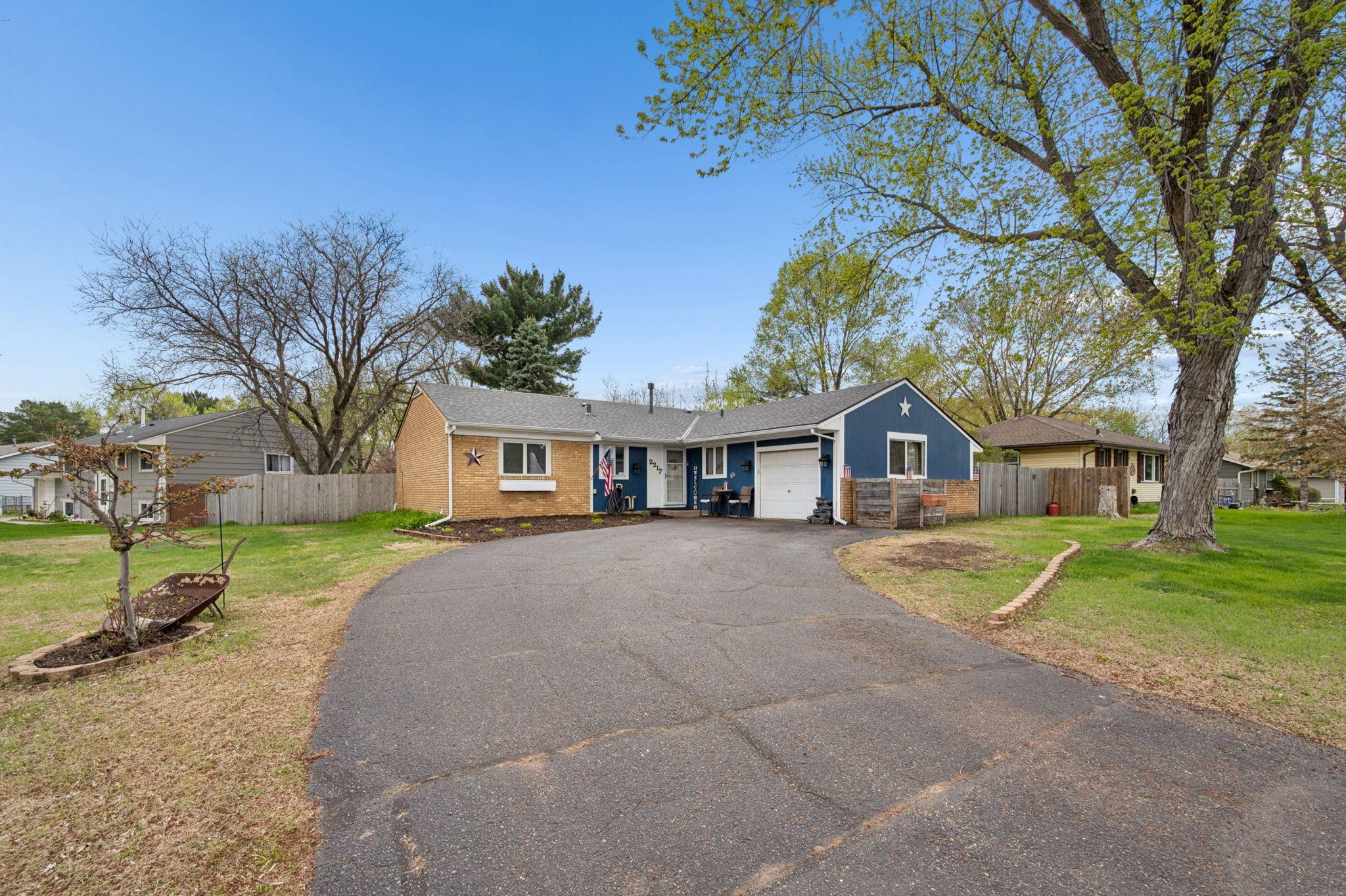 Look At This Adorable 4 bedroom 2 Bath Brooklyn Park Charmer.... Nestled In A Well Established Neighborhood..