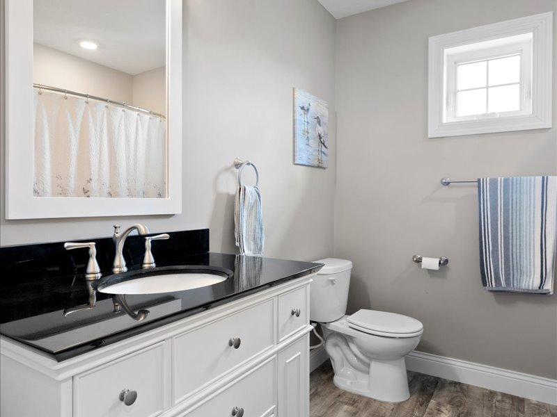 Upper Level Full Bathroom