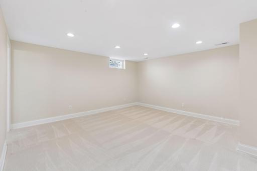2520 Lynn Avenue S, Minneapolis, MN 55416