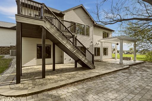 505 21st Place NE, Kasson, MN 55944