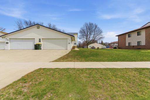 916 Armstrong Boulevard N, Saint James, MN 56081