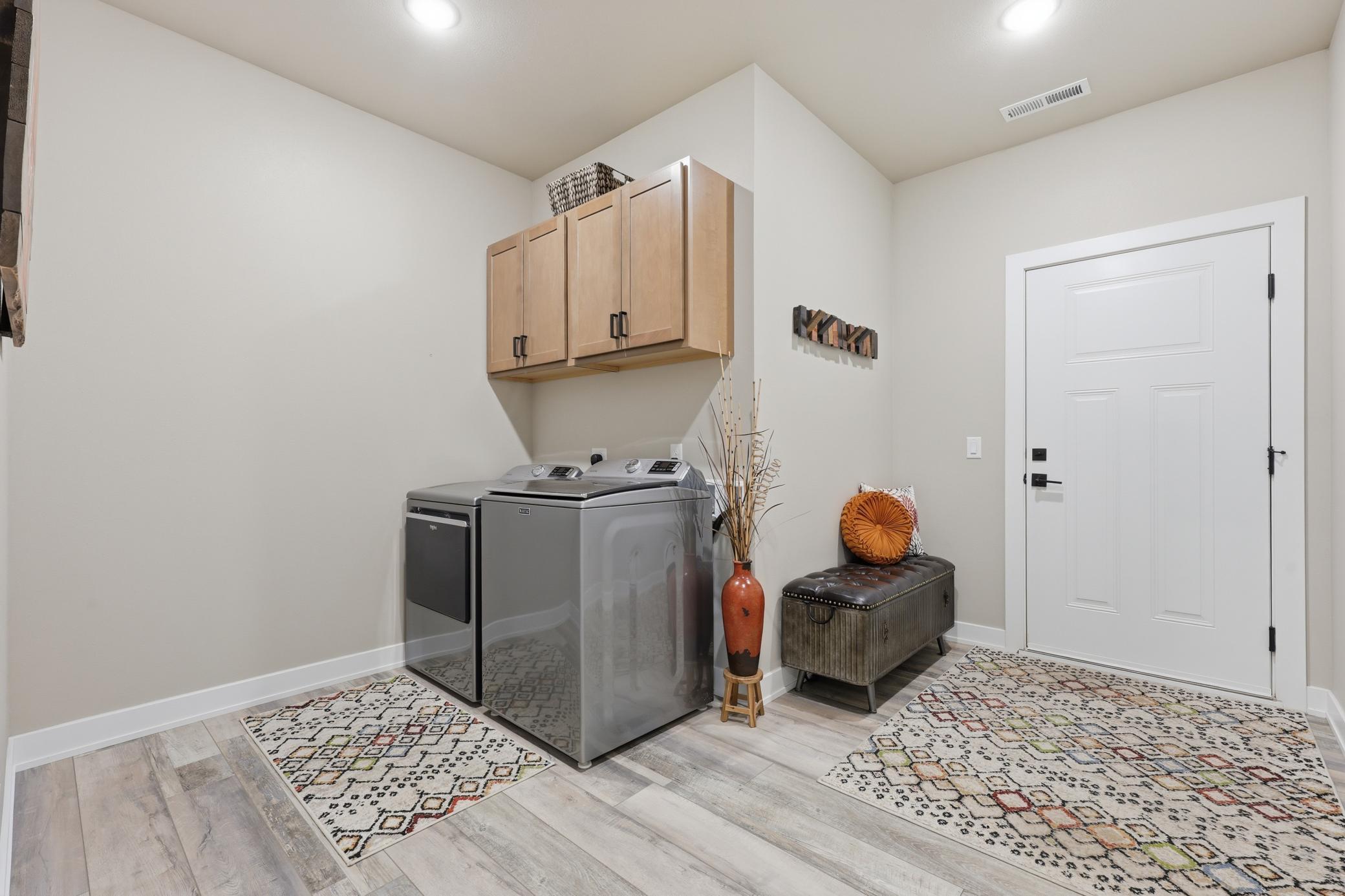 Laundry / Entry from 3 stall garage