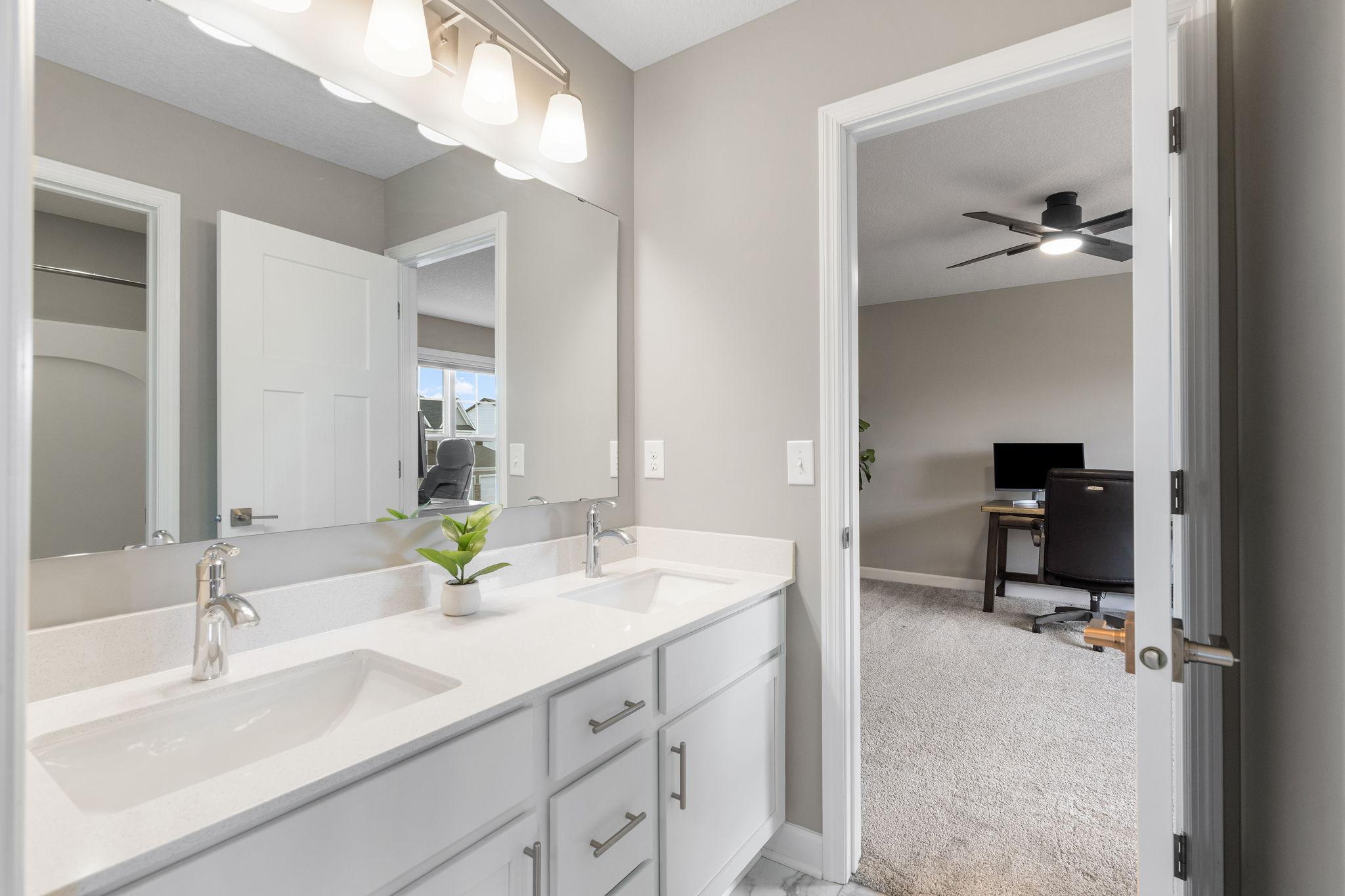 Upper level full bathroom