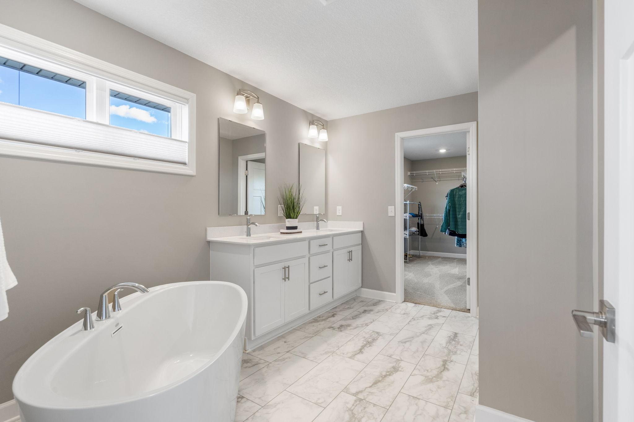Upper level private primary bathroom