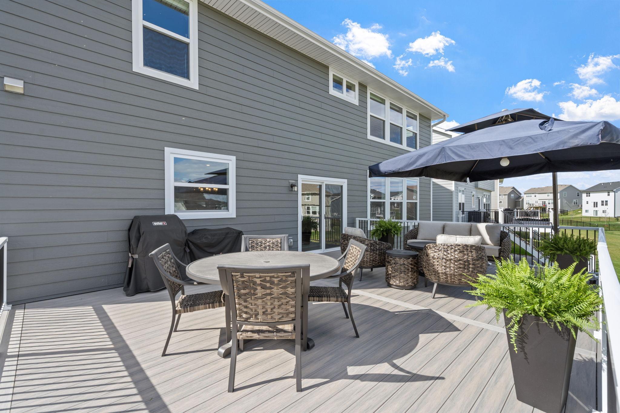25x18 maintenance free deck with stairs